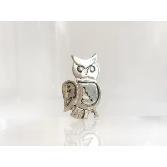 Hand Carved Tiny Owl Southwest Style Pewter Silver Toned Vintage Brooch Pin - Picture 4 of 9